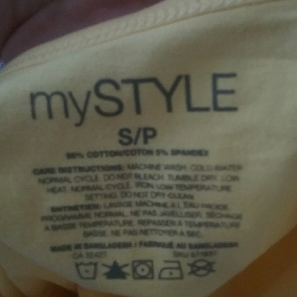 Round Neck Solid Camisole - Picture 3 of 3